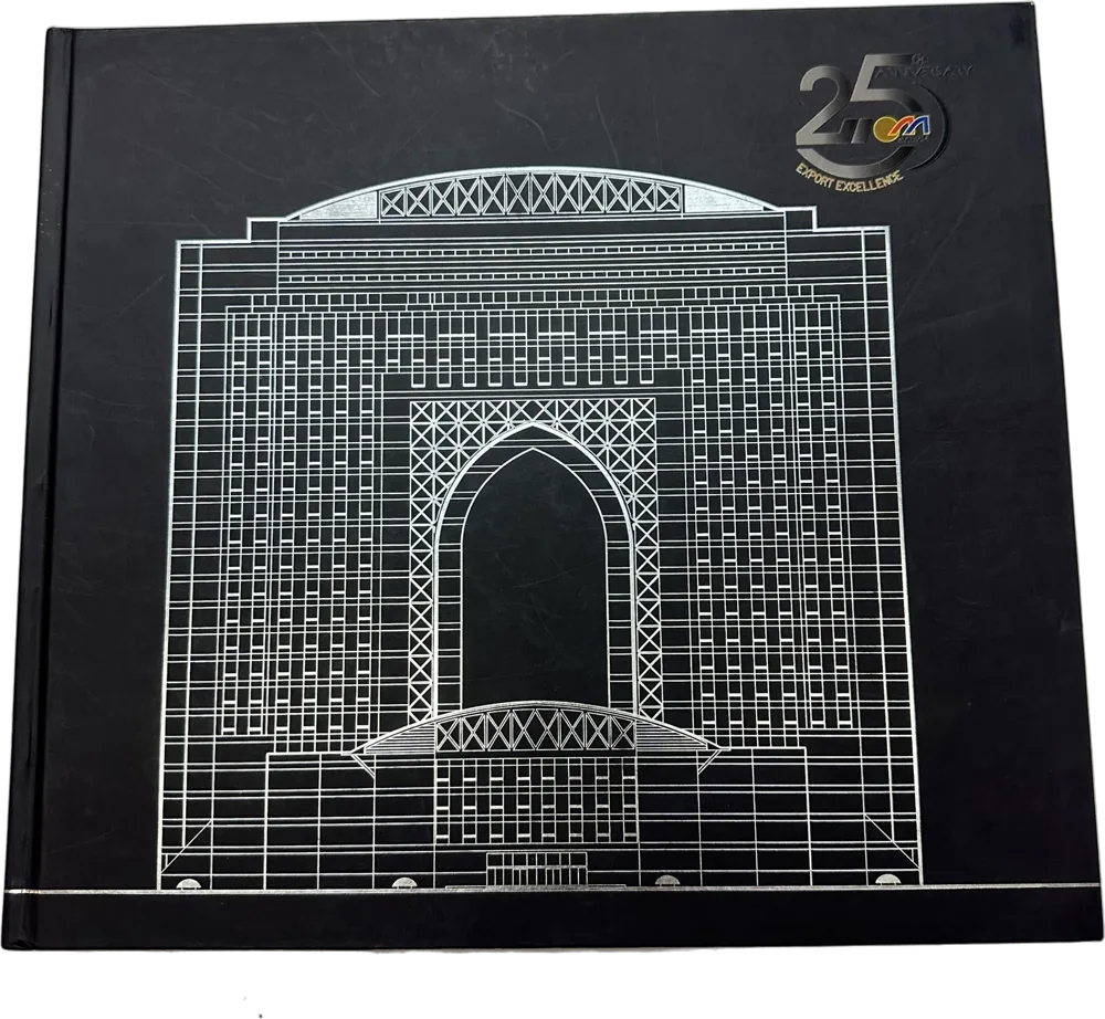 25th anniversary edition: Hard cover with line-art cover