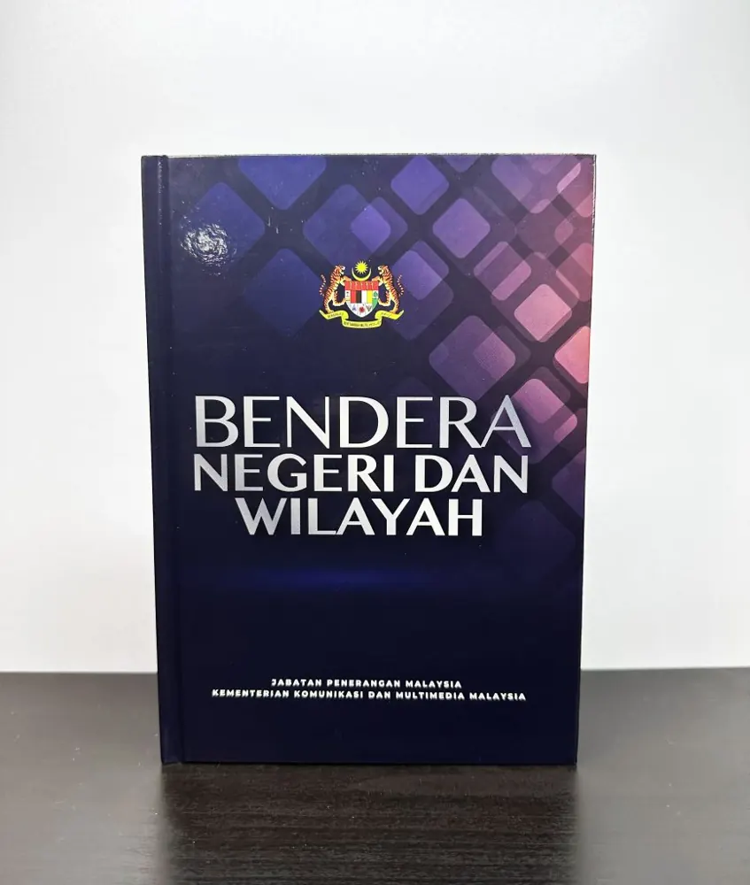 Bendera Negeri dan Wilayah: Hard cover reference book